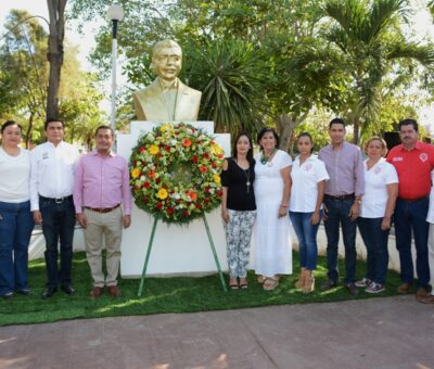Priistas montan guardia y colocan ofrenda floral en honor a Luis Donaldo Colosio