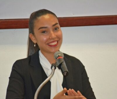 La colimense Ximena Gutiérrez Larios finalista del concurso de Oratoria de El Universal