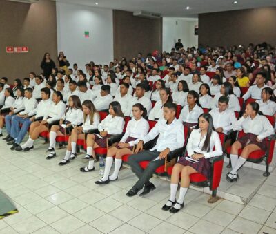 Egresa primera generación de jóvenes del Bachillerato 34