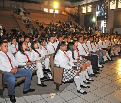 Egresan bachilleres formados con valores, en Cuauhtémoc