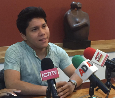 Lanza Víctor Torres programa de Becas Escolares 