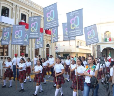 Participan universitarios en desfile de Independencia