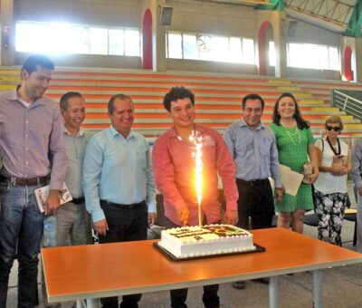 Conmemora Bachillerato 8 su 43 aniversario