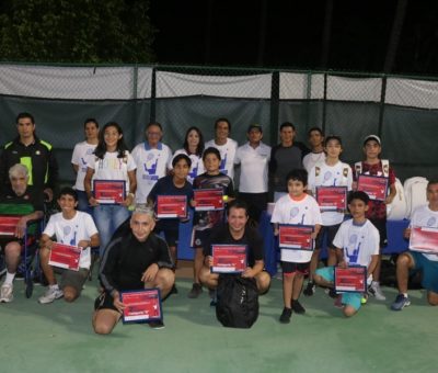 Premia Incode a las y los campeones de Tenis de la Feria de Colima 2019