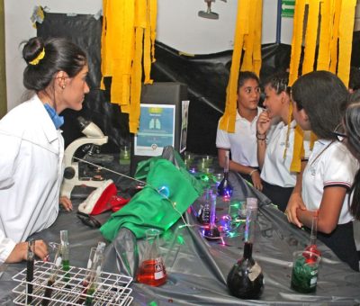 Organizan feria de ciencias  en el Bachillerato 20