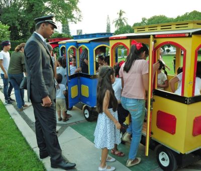 Disfrutan pequeños de mágica tarde navideña, en la UdeC