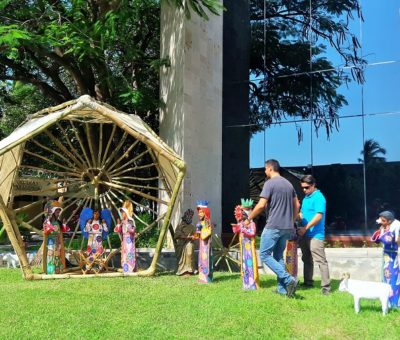 Colocan nacimiento navideño en el edificio de la Rectoría