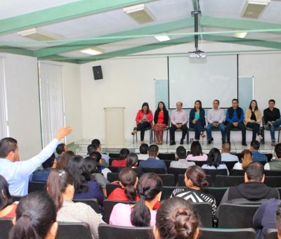 Capacitan a personal en materia de violencia de género y protocolo universitario, en Tecomán