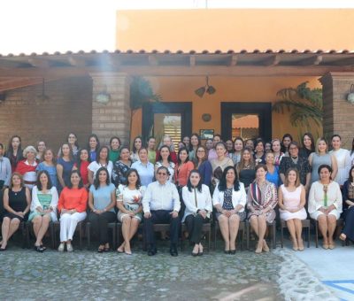 Rector toma protesta a nueva mesa directiva de la ACU