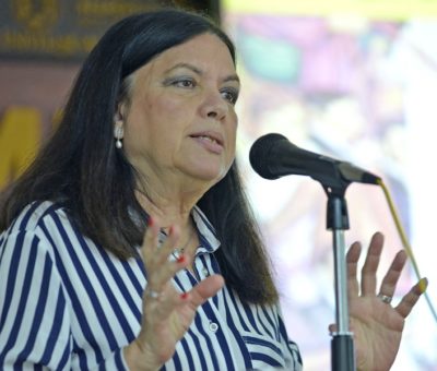 Política en turno determina construcción de relatos históricos: Experta