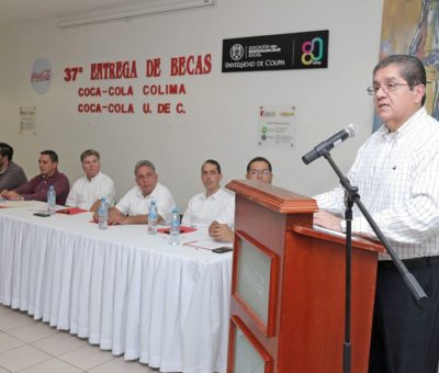 Invaluables, apoyos externos para mejorar condiciones de estudio en jóvenes: Rector