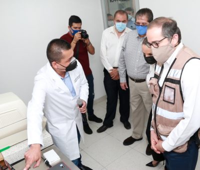 Conocen gobernador y secretaria de Salud laboratorio de la UdeC para detectar COVID-19