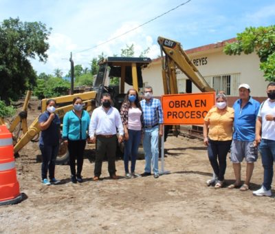 Invierten más de 773 mil pesos en obra de empedrado en Los Reyes