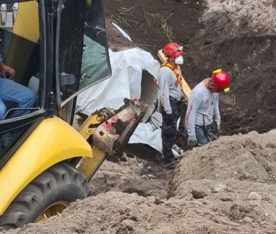 Continúan las labores de rescate de trabajador que cayó a noria en construcción