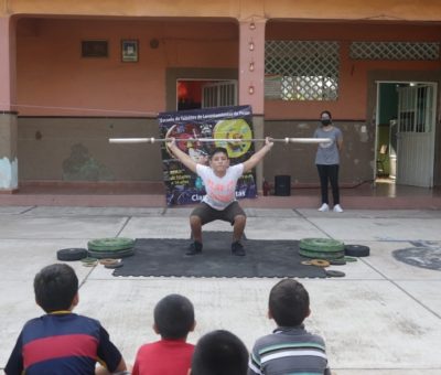Realizan exhibición de levantamiento de pesas en Casa Hogar Liborio Espinoza
