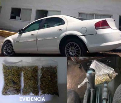 En Manzanillo, asegura FGE vehículo con narcótico   