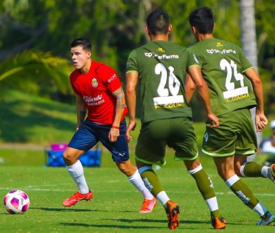 Chivas golea a Colima FC en su primer partido amistoso