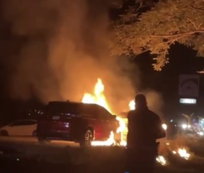 Por segundo día consecutivo grupos armados incendian carros en Colima