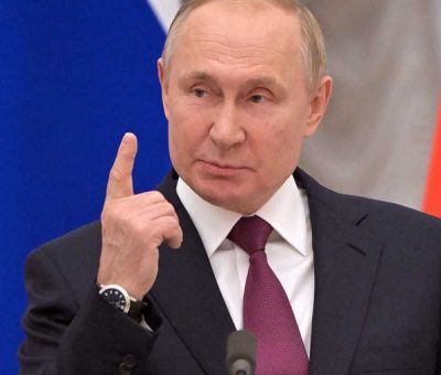Anuncia Putin acción militar especial en Ucrania