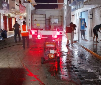 Ayuntamiento da mantenimiento al centro de Manzanillo de manera permanente