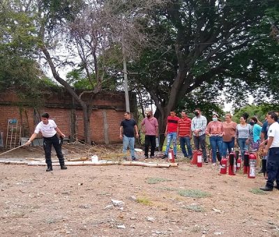 Capacitan a docentes y estudiantes de artes visuales en primero auxilios