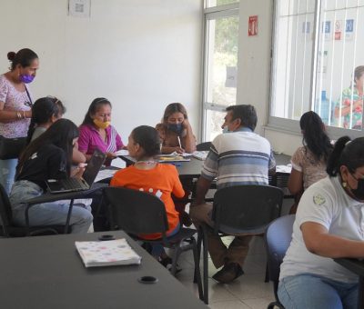 Ayuntamiento de Manzanillo y UdeC inician, en zona  rural, capacitación de “Emprendiendo mi Autoempleo”