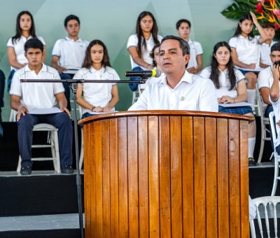 La red de apoyo más fuerte se forma con la familia, la escuela y los amigos: Rector