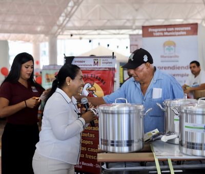 Con una inversión de 12 MDP Griselda  Martínez entrega equipo a 784 familias emprendedoras
