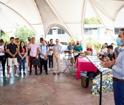 Dan bienvenida a estudiantes visitantes