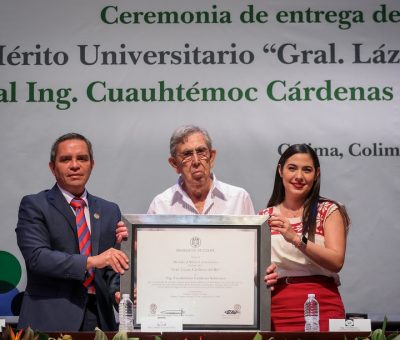 Entrega UdeC medalla al Mérito Universitario a Cuauhtémoc Cárdenas