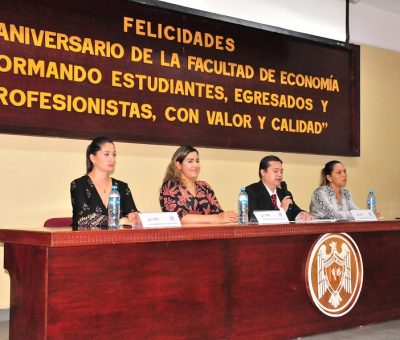 Culminan jóvenes etapa formativa en la Facultad de Economía