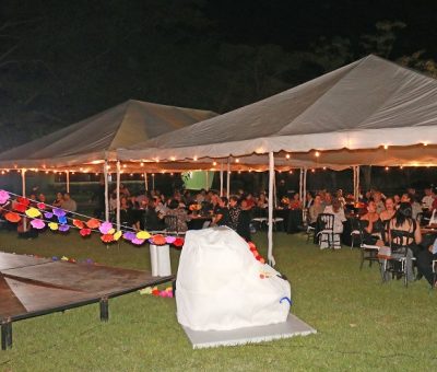 Ofrecen alumnos cena experiencial con música, narraciones y platillos especiales
