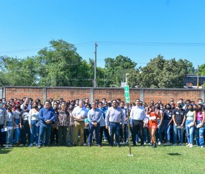 Reciben la beca Coca Cola 200  estudiantes de 22 planteles universitarios