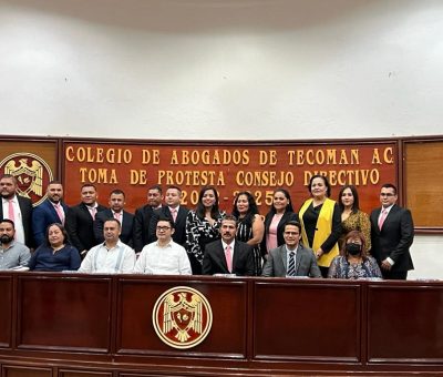 Alejandro Brambila toma protesta como presidente del Colegio de Abogados de Tecomán