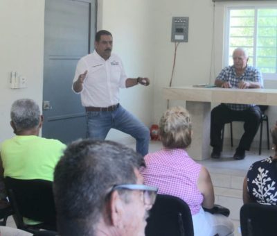 Promueve Rigo García fertilizantes a bajo costo a ejidatarios de Tecomán