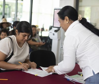 Griselda Martínez apoya a estudiantes; irán de movilidad a Dubái, Tailandia y Colombia