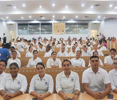 Egresan 67 nuevos profesionales en Enfermería, en Manzanillo