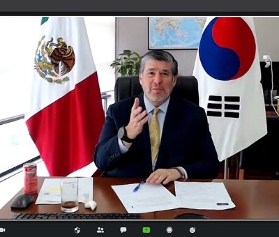 Imparte embajador mexicano en Corea  del Sur, charla a estudiantes de la UdeC