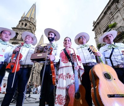 Reconocen a músicos universitarios en festival de mariachi tradicional de Jalisco
