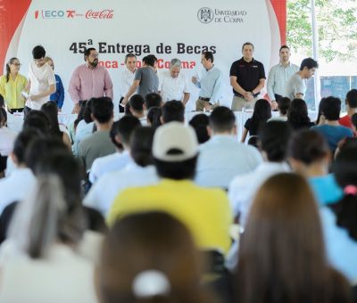 Beneficia Beca Coca Cola Colima a 188 estudiantes de nivel superior de la UdeC