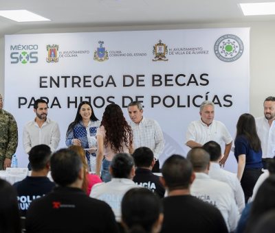 Dan beca a 27 estudiantes de la UdeC, hijos e hijas de policías, por primera vez