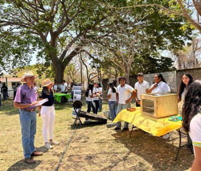 Presentan estudiantes proyectos finales, en el Bachillerato 27