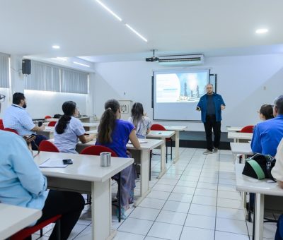 Capacitan a docentes que desean pertenecer al Sistema Nacional de Investigadores/as