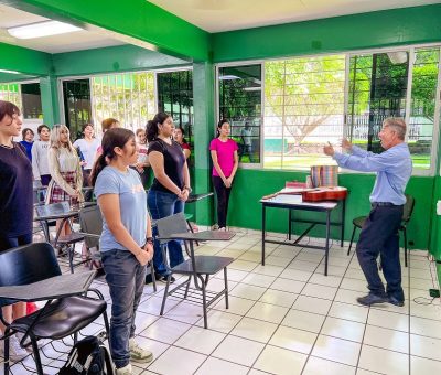 Bachillerato 4 de la UdeC celebra 46 años de formación académica