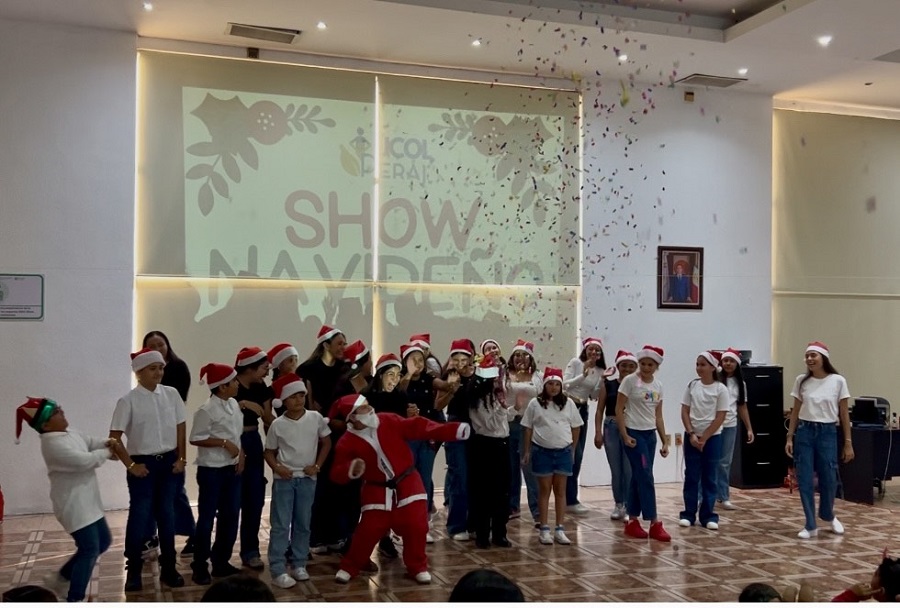 Cierra semestre UCOL- Peraj con Show Navideño