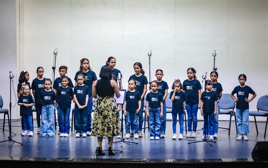 Unen talento estudiantes de música para ofrecer un Concierto con causa