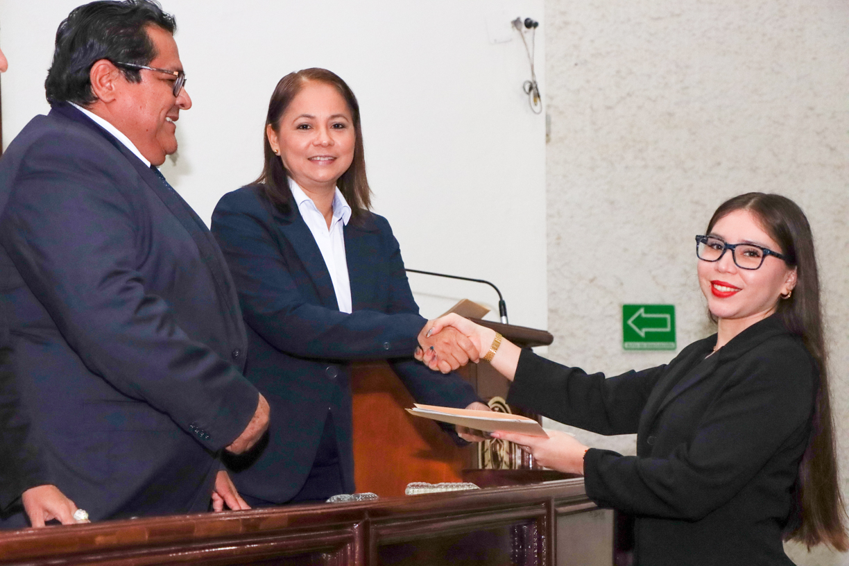 Titulación histórica en la Facultad de Contabilidad y Administración de Tecomán