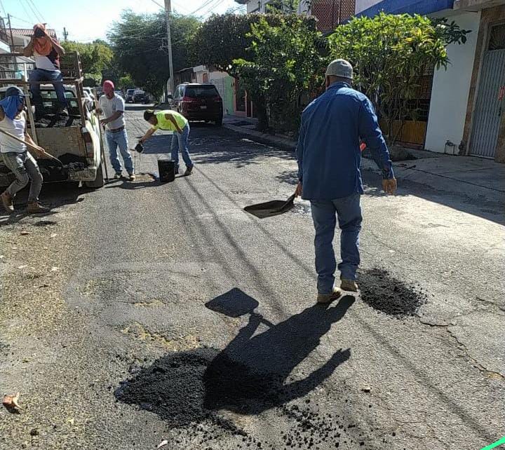 Bachea VdeA la calle Severo Urzúa, en la V. Bonfil