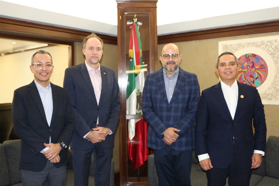 Promueve rector de la UdeC agenda de internacionalización en encuentro con la SEP