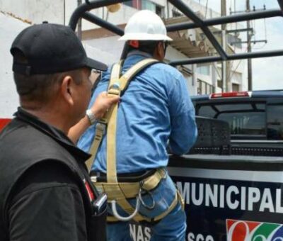 Los agarra la policía robando un transformador en Calzada Galván